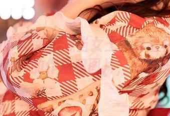 Feilin嗲囡囡 – 想当女王？看看程慧娴Phoebe的作品和图片，你就懂了