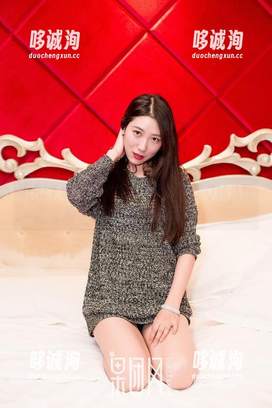 GIRLT果团网 - 摆脱平庸：蜜桃Q妹儿眼镜写真让原图更加活泼！