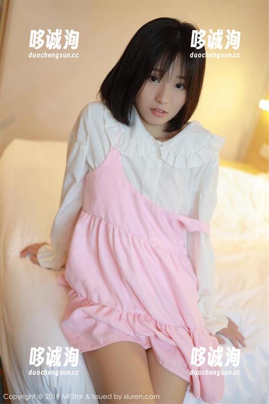 MFStar模范学院 - 更新！Manuela玛鲁娜的体操服写真——这个颜色让我想起了什么…