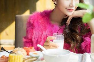 MiStar魅妍社 – 绯月樱_Cherry的写真，内衣到底是为了隐秘还是为了展现？