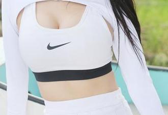 MyGirl美媛馆 – 跟着伊小七MoMo的圣诞套图分享，体验不一样的节日魔力！