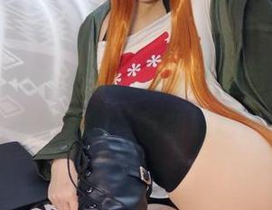 免费的PotatoGodzilla美腿写真，快来追逐她的神奇曲线吧！
