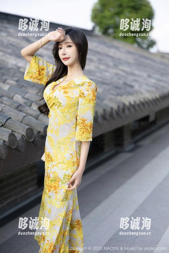 XIAOYU语画界 - 图库分享：杨晨晨sugar的银色吊裙在济州岛，简直让人忍不住想要穿上去！