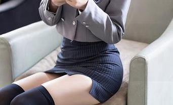 XIAOYU语画界 – 别错过！程程程最新精选写真，吊带和朦胧丝袜的绝妙决斗