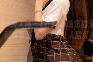 Xiuren秀人网 – Elise谭晓彤的无圣光写真：剧情紧凑，细腻得让人脸红心跳。