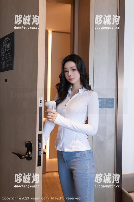 Xiuren秀人网 - 看是小逗逗如何摇身一变，天使原图突破我的想象力！