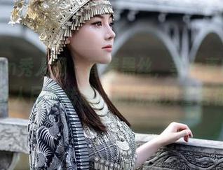 Xiuren秀人网 – 高清黑丝，李七喜的写真让人目不转睛，别说我没警告你