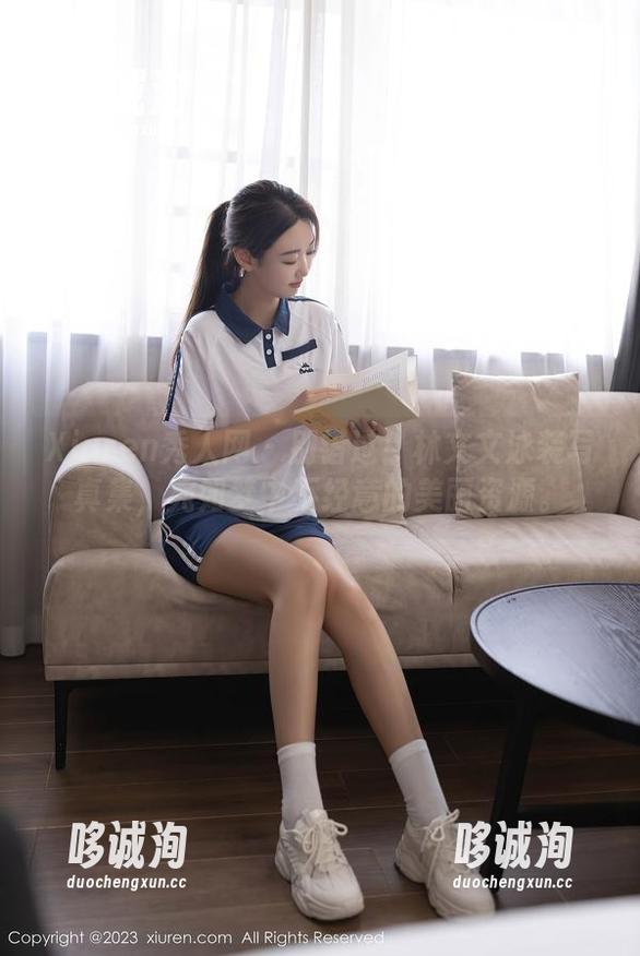Xiuren秀人网 - 别错过！林文文泳装写真集，宛如梦中不经意的美丽资源。