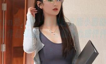 Xiuren秀人网 – 在线目击鹿小茜的秘密，她的作品可能会让你的小心脏怦怦直跳。