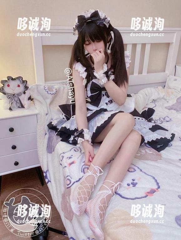 at鲨鱼校服合集：一场视觉的奇遇，快来下载带走！