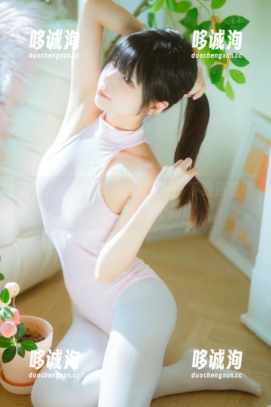 三无人型作品集：白丝桃子，下载还是不下载，这真是个问题