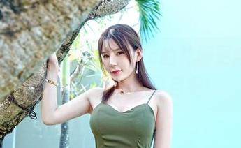 嗲囡囡 – 看！史雯Swan的礼服更新，简直是时尚界的超级月亮！