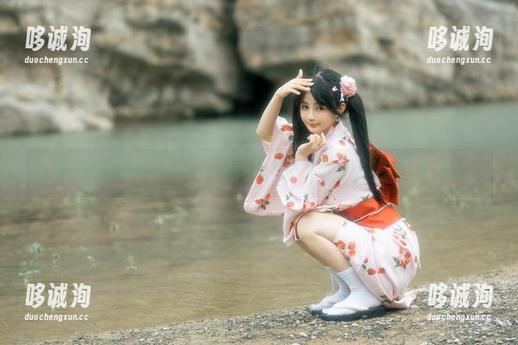 护士装下的失眠小宁，轻描淡写的写真与意外的图片感受