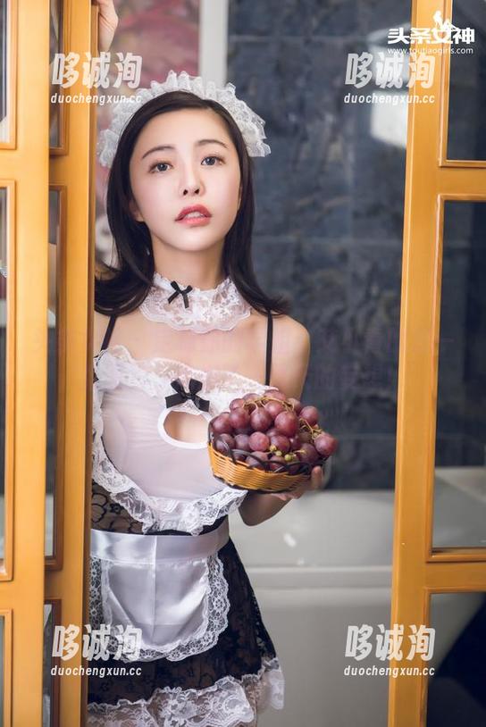 头条女神 - 定制你的学姐：艾小青的那一张图片，点燃了一整天的妄想！