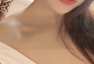 微密圈 – 在职业装里，奶宝妹纸私拍时的表情：资源太诱人，我怕我会分心啊！