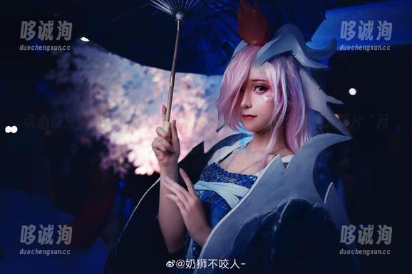 谈心说爱，奶狮不咬人与嫦娥如梦令——原图带你进入那片“月光下”的神秘空间！