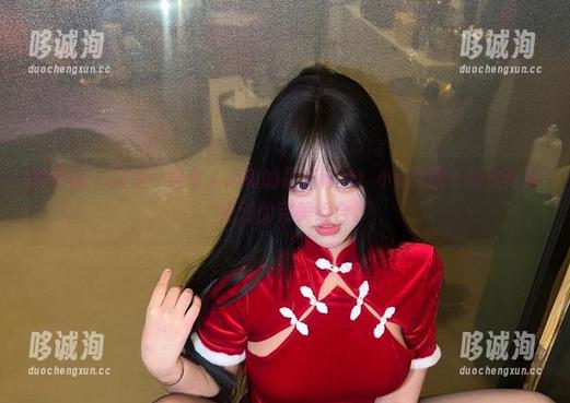 小u优优子 微密圈 - 又是一组令人心动的最新照片!小u优优子和双马尾,绝对的完美组合。
