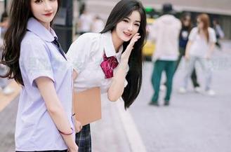 尤蜜荟 – 图片里的周于希：空姐无圣光版，谁说真实就不能好看？