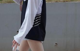 异思趣向 – 拜托，图册里的诗琪加上灰丝，没有谁能抗拒得了！