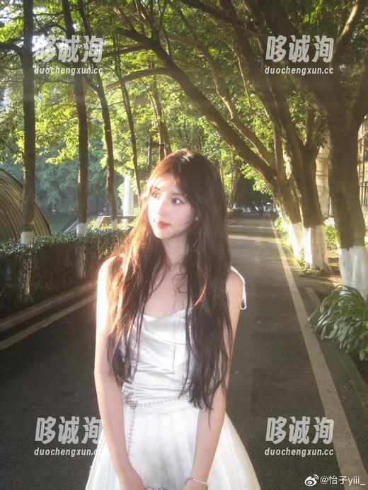 圣诞不再平凡：怡子yiii精选作品的奇妙之旅