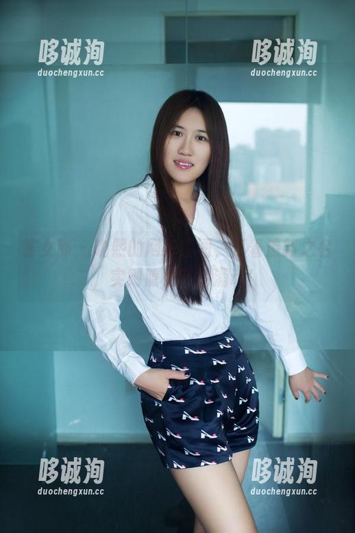 推女郎 - 吻熙的网袜套图，打着清新之名，实则隐秘暗潮涌动！