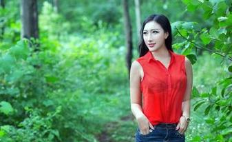 推女郎 – 王馨瑶户外写真合集：你绝对不想错过的美丽瞬间