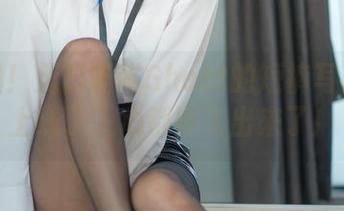 看这里！无影喵喵Ghost的短裤写真在线上线了，心都要飞出来了！