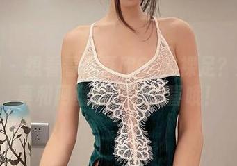 微密圈 – 想看看李嘉欣97的裸足？她的写真和网盘里都有惊喜哦！