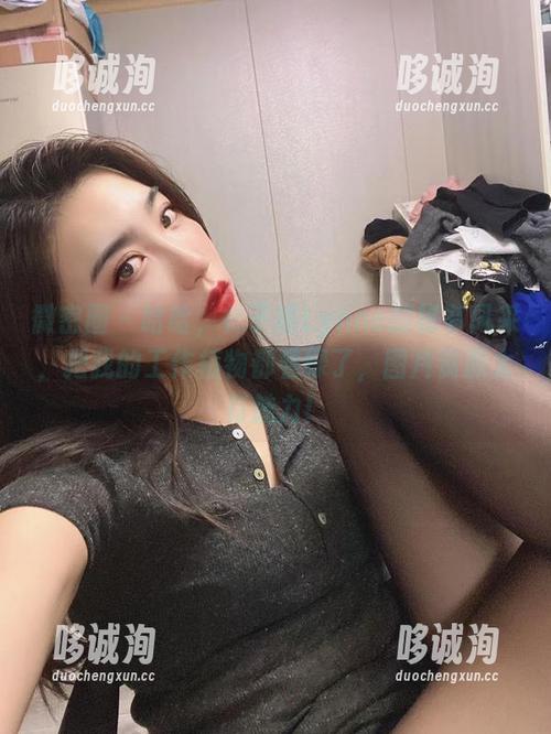 微密圈 - 哈哈，林子喵Lynne的秘书风采，把我的工作植物都看绿了，图片资源太有魅力！