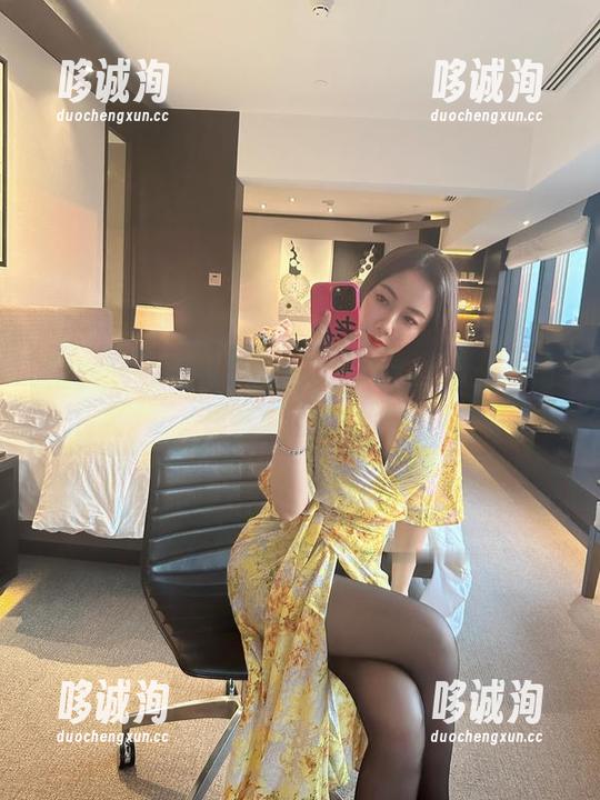 微密圈 - 眼镜下的果儿Victoria：一场视觉资源的集合