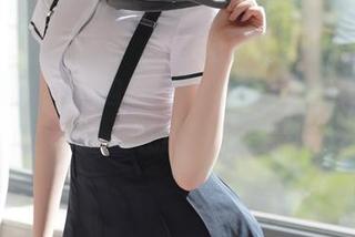 模范学院 – 一边在线刷视频，一边感受刘飞儿Faye礼服的无限魅力！