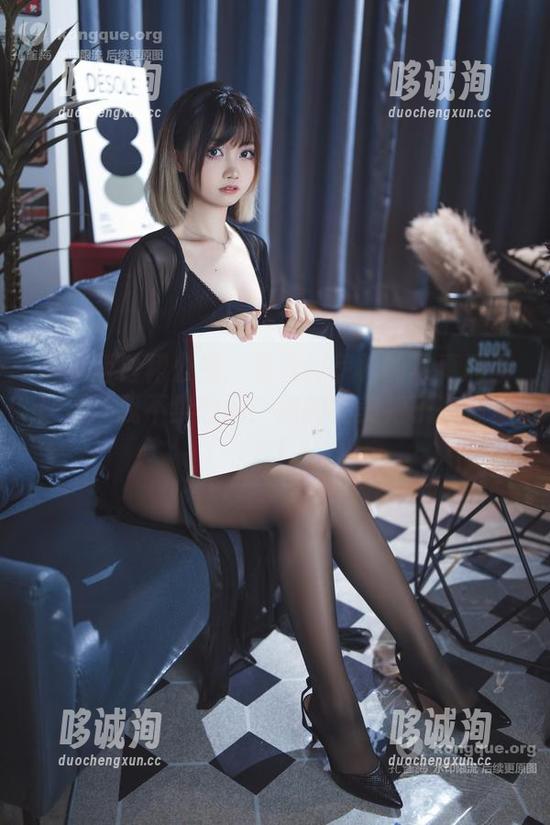 现实版白裙公主：洛桑w伊梓的写真原图！这让我不禁想问：我的完美裙子在哪里？！