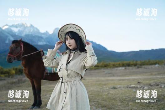 浅安安 浅安安——礼服和灵魂的碰撞,作品集里的调皮瞬间!