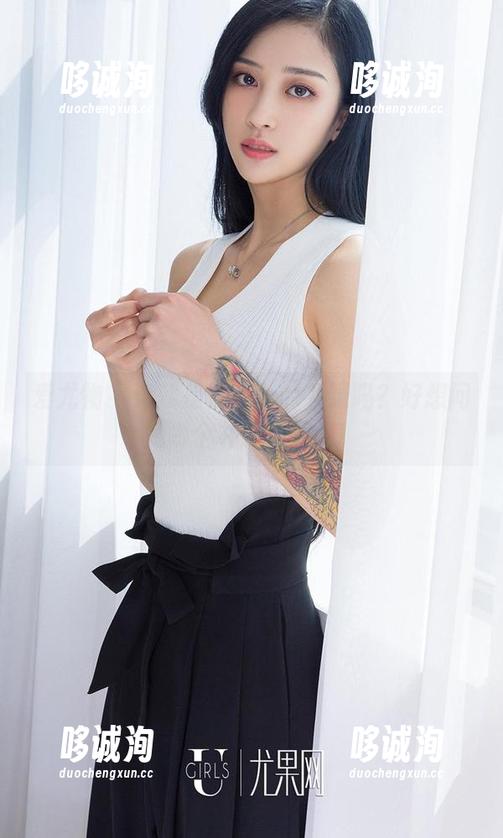 爱尤物 - 这就是丁莎莎的礼服吗？好想问她哪个礼服更显瘦！