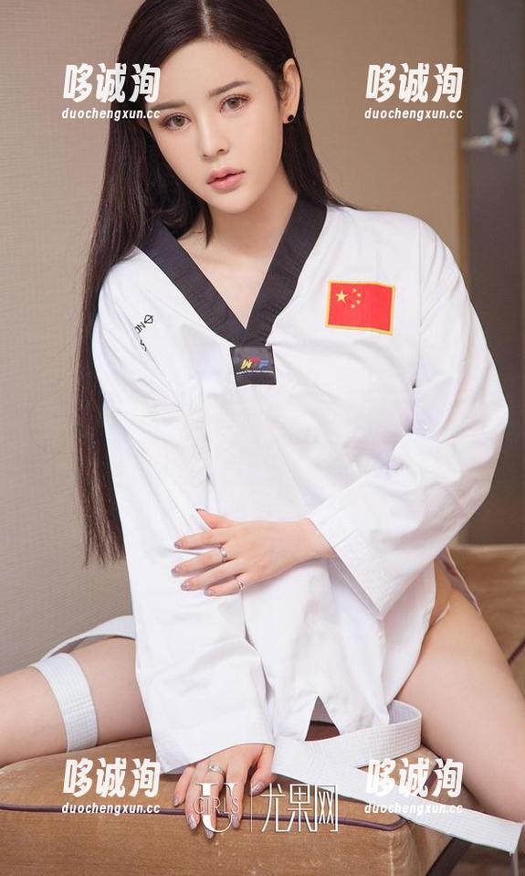 爱尤物 - 在校园里的悠然时光：夏桐桐的私拍作品记录了这一切