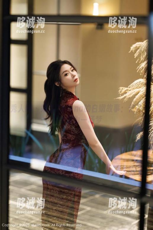 秀人网 - 娜露Selena的白嫩故事：作品集化身为一场梦