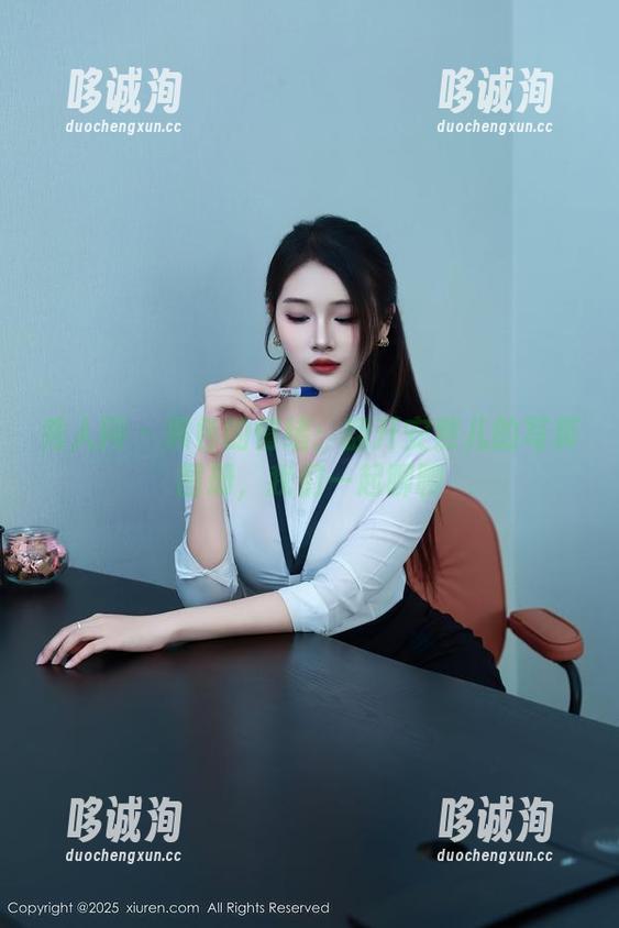 秀人网-安然儿 秀人网 - 黑色的情绪:翻开安然儿的写真图册,我们一起聊聊