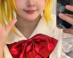 不止是礼服!秋山AkI的原图与图册,暗藏的精彩你看到了吗?