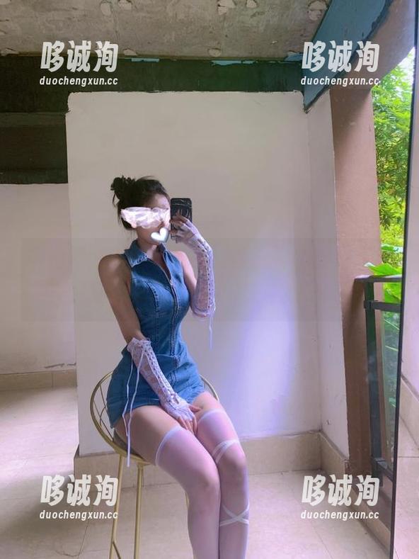 微密圈 - 哇，粉色的猪陈佩奇的旅拍写真美得让人想下载，可是…我犹豫了！