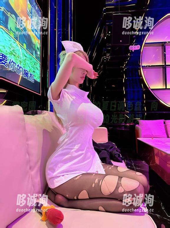 微密圈 - 脸红Dearie的夏日调色盘：向阳而生的作品，套图里的光影游戏！