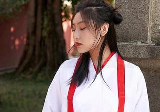 蜜桃社 – 可爱露西Lucy的长腿，图片背后藏着如何？