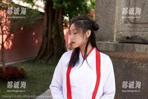 蜜桃社 - 可爱露西Lucy的长腿，图片背后藏着如何？