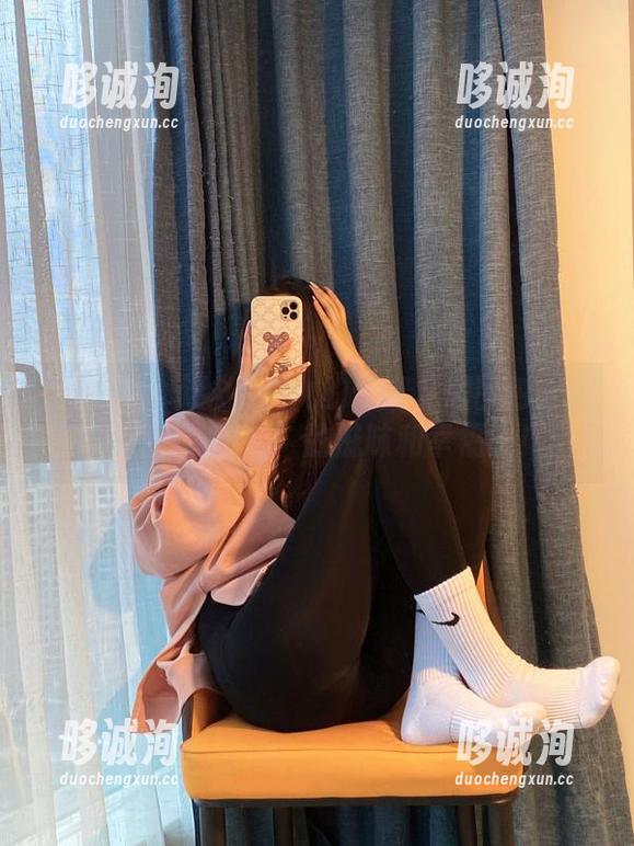 软妹小九九 微密圈 - 软妹小九九的长腿私房图包:让你秒懂‘腿控’的滋味和幸福感!