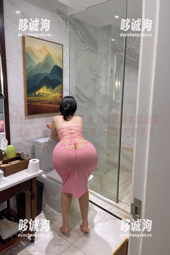 微密圈 - 昨天我看了迷人的五姨太的渐变丝袜写真，结果现在每天都想穿裙子了