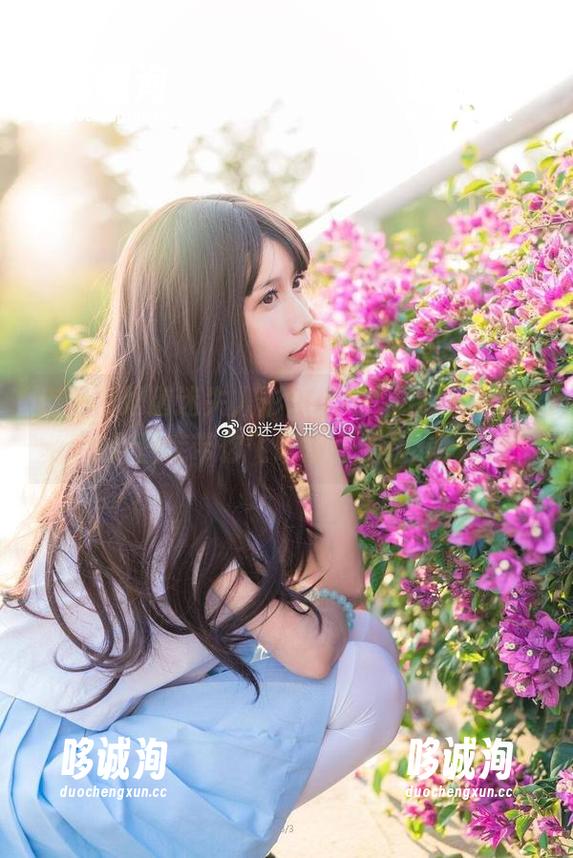 走吧，跟随迷失人形QUQ的月下巡游，精选图库带你飞跃想象的边缘！