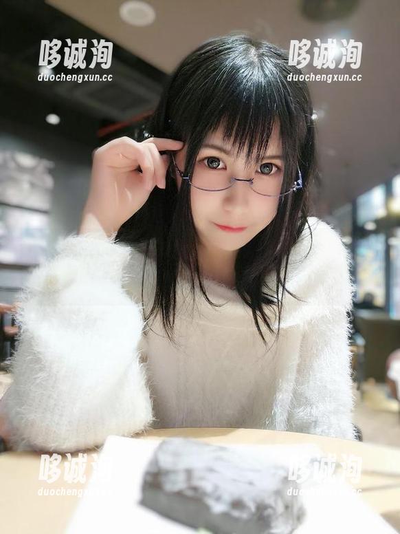 镜头下的逐月Su：Pr时期作品集，闪耀不止的自拍风暴！