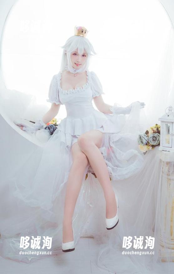 金鱼yui 看金鱼yui在八重樱中畅游,高清写真集直击你的心弦