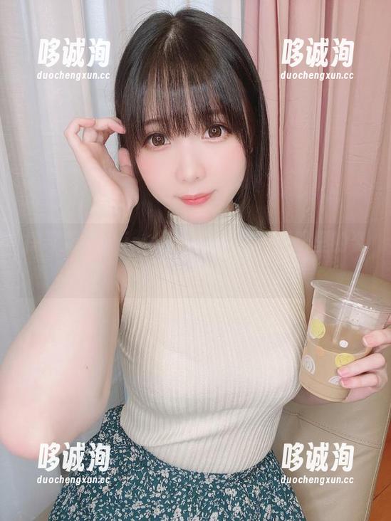 探寻霜月shimo巫女的原图：图册里的姿态，仿佛在对你轻声道白。