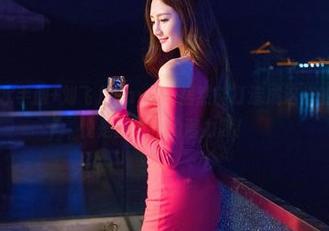 青豆客 – 水手服+刘飞儿Faye，居然能打造成这样的美图，不愧是壁纸界的潜力股！