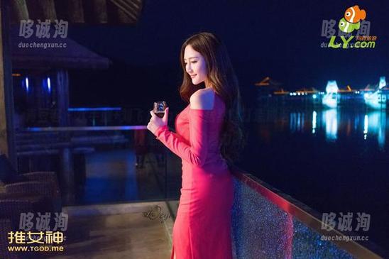 青豆客 - 水手服+刘飞儿Faye，居然能打造成这样的美图，不愧是壁纸界的潜力股！